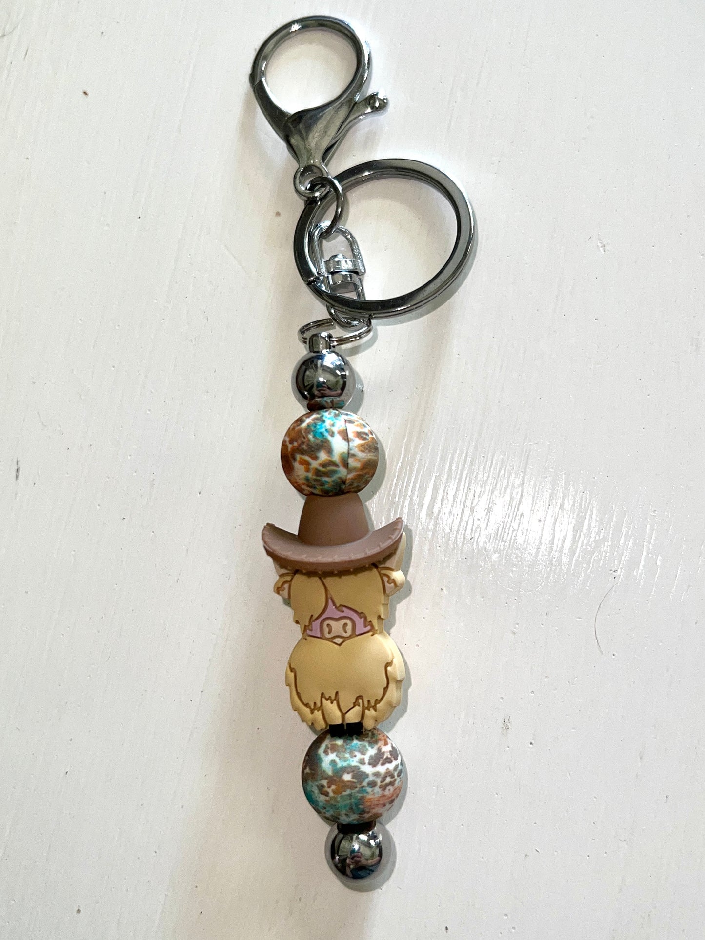 Beige Highland Cow Bar Keychain